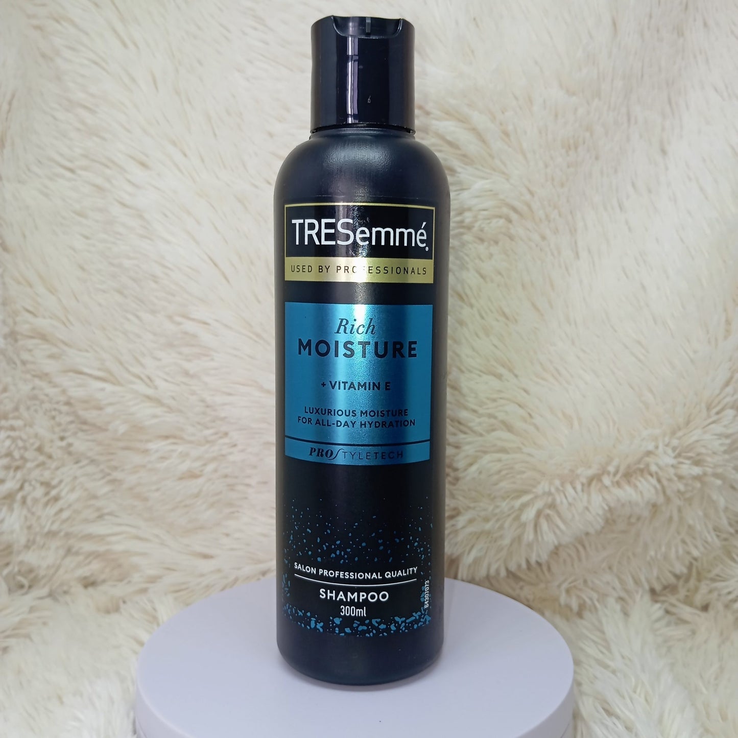 Tresemmé Rich Moisture Shampoo 300ml