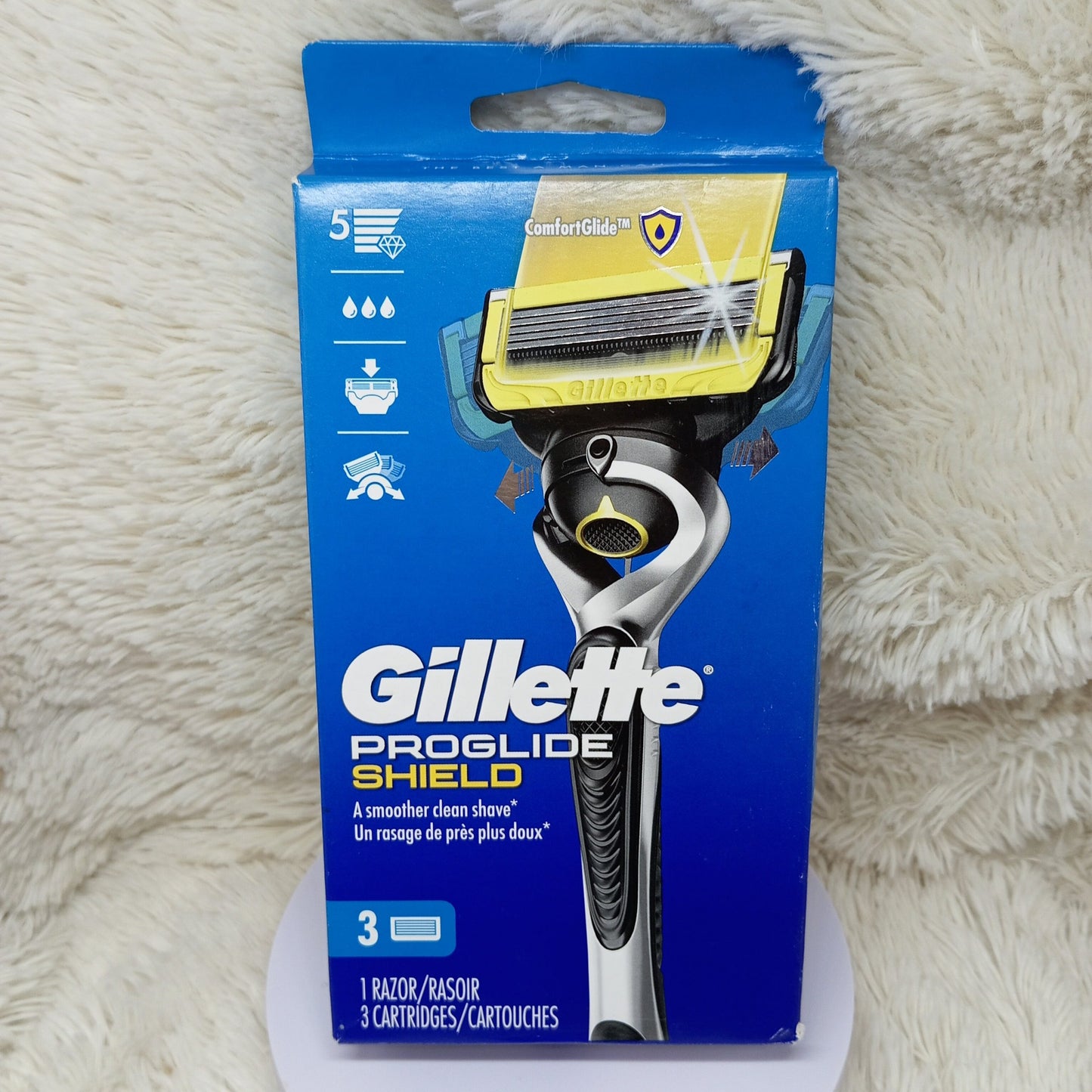 Gillette ProShield Men's Razor Handle + 3 Blade Refill
