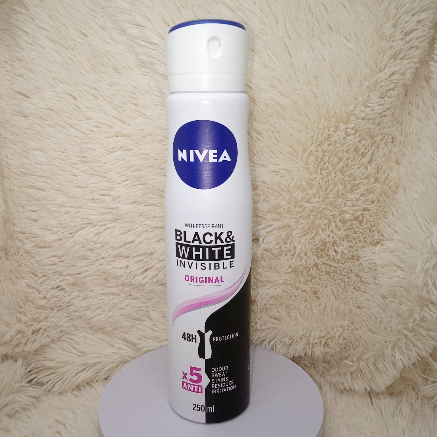 Nivea Black & White Invisible Clear Anti-Perspirant Spray 250ml