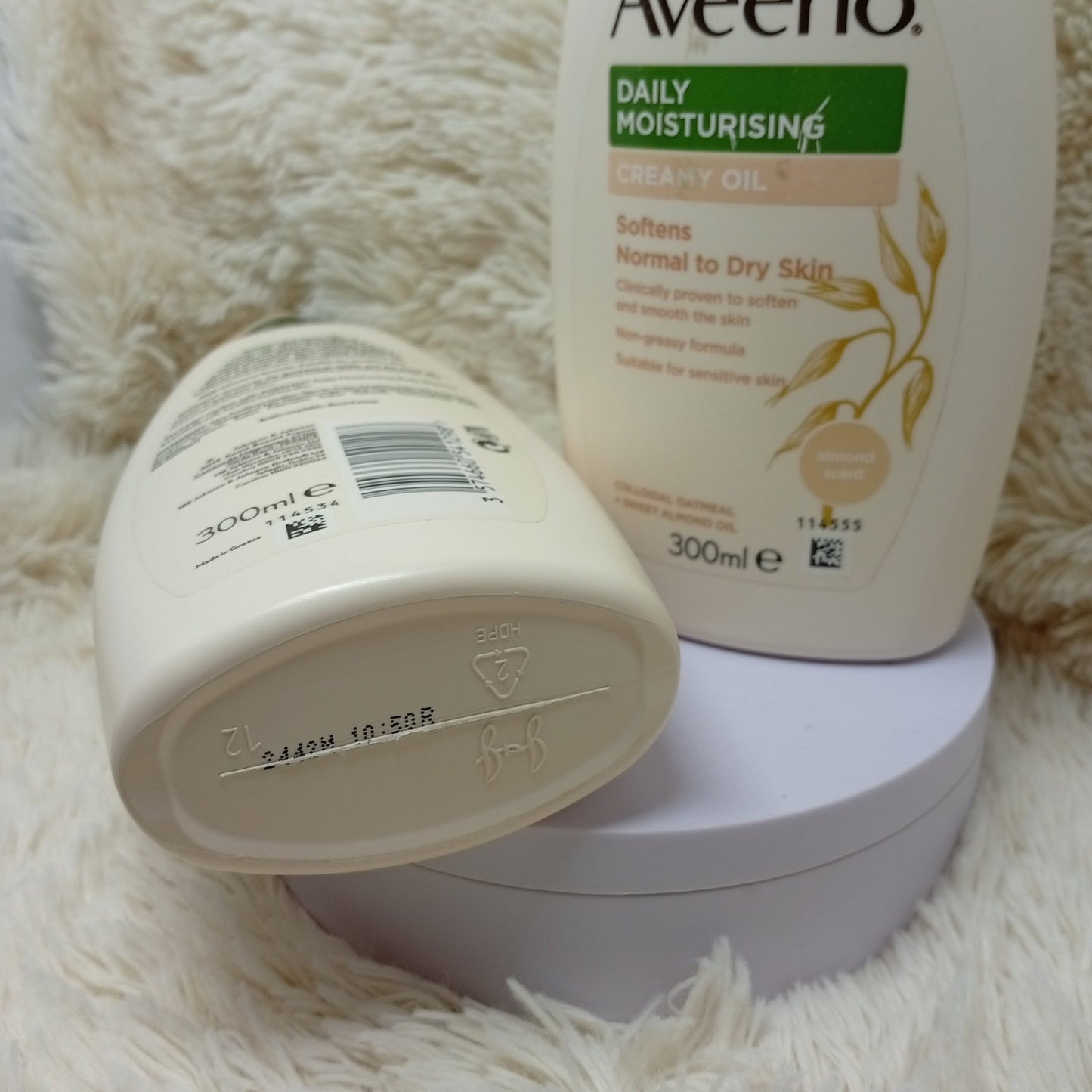Aveeno Daily Moisturizing Creamy Oil Almond 300ml