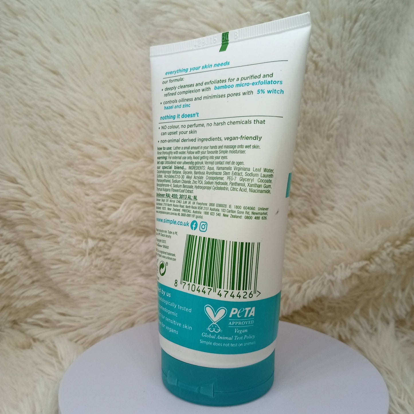 Simple Daily Skin Detox Pore Polishing Face Scrub – 150 ml