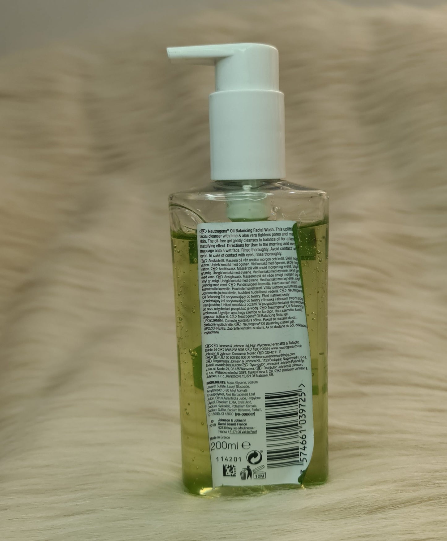 ( Discounted Product ) Neutrogena Oil Balancing Facial Wash With Lime And Aloe Vera 200ml ( Packaging May Vary )