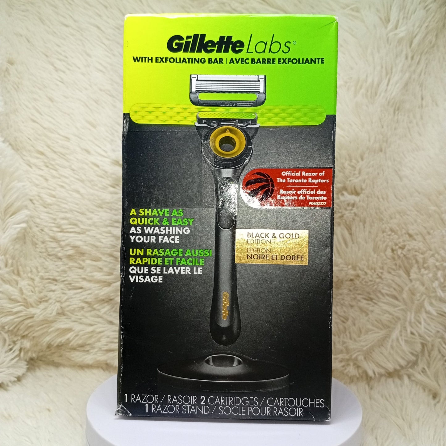 Gillette Labs Razor with Exfoliating Bar – Black &amp; Gold