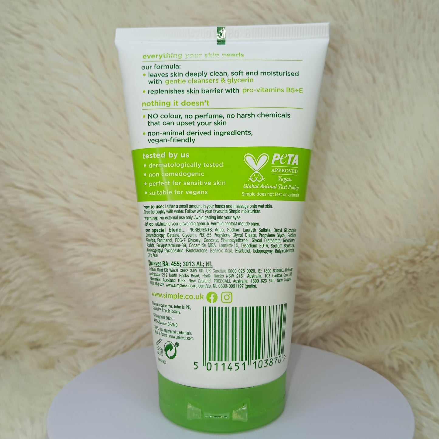 Simple Moisturizing Facial Wash – 150 ml