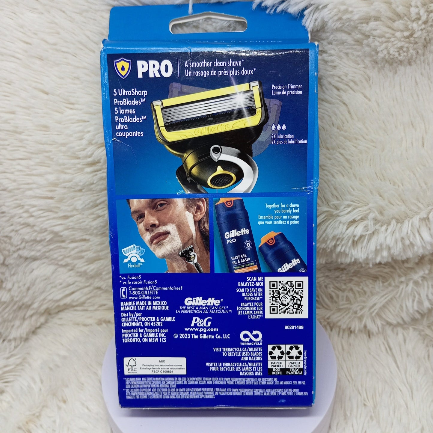 Gillette ProShield Men's Razor Handle + 3 Blade Refill