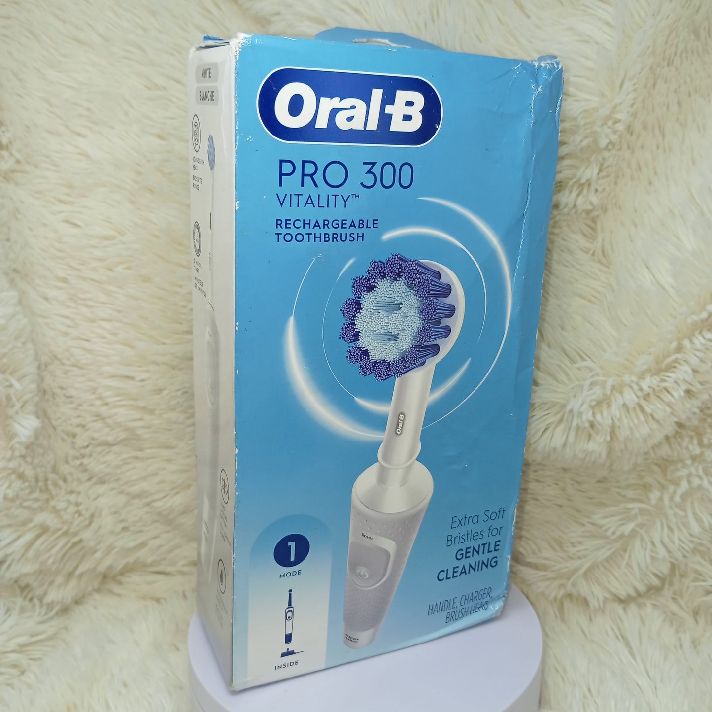 Oral-B Pro 300 Sensitive Clean Vitality Electric Toothbrush (Rechargeable, White)