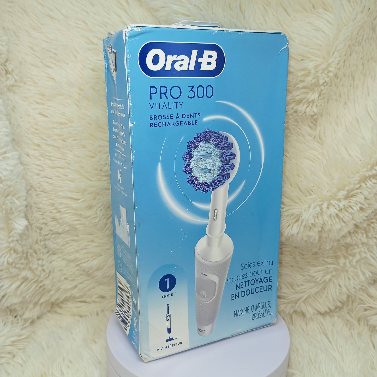 Oral-B Pro 300 Sensitive Clean Vitality Electric Toothbrush (Rechargeable, White)