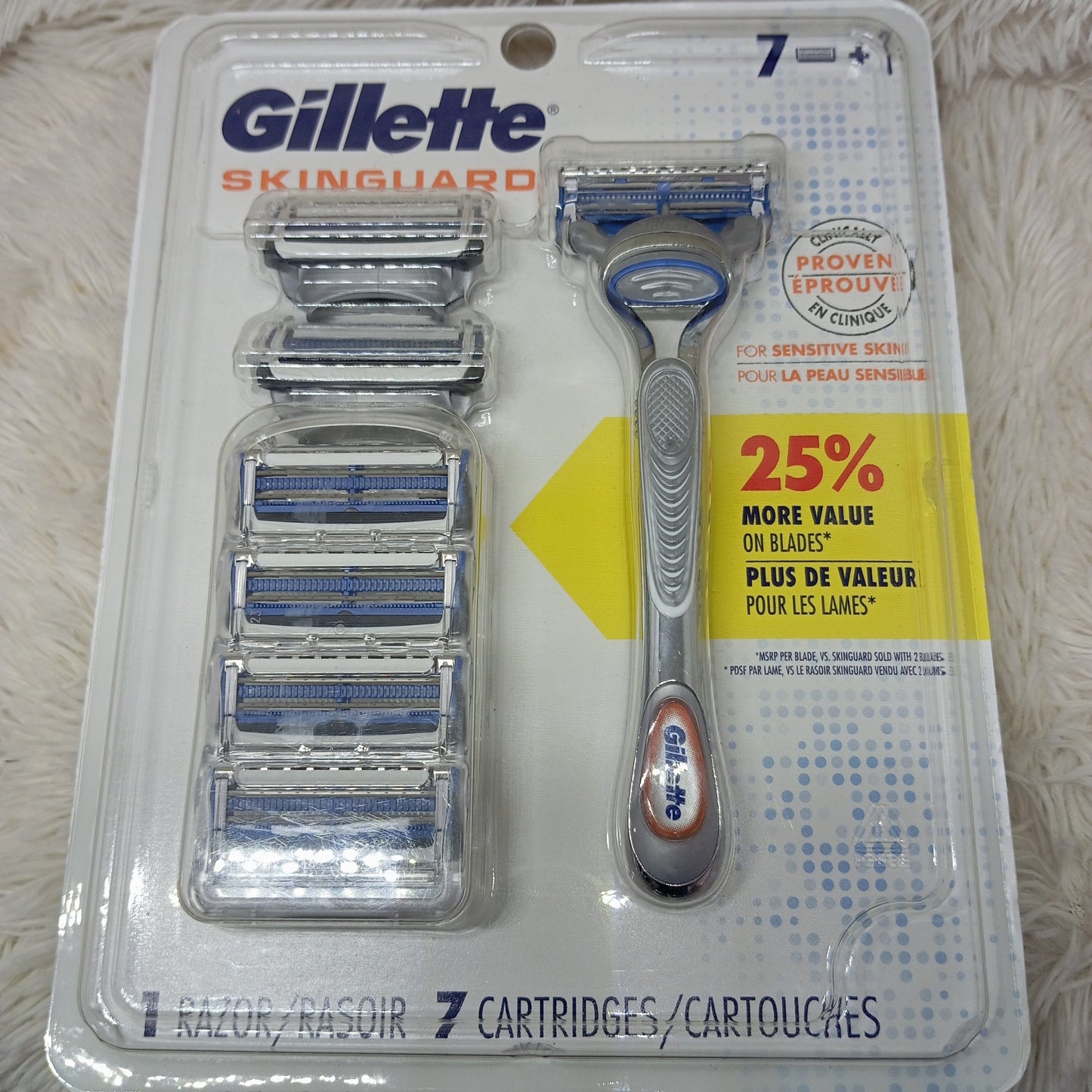 Gillette Skinguard Mens Razor, Includes 1 Handle, 7 Razor Blade Refills (packaging may vary)