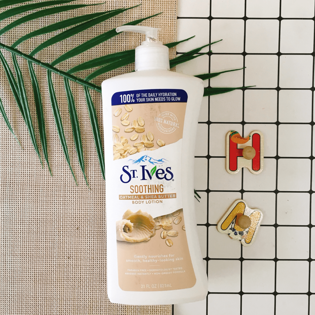 St. Ives Oatmeal & Shea Body Lotion 621ml