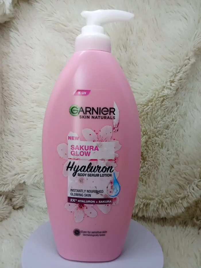 Garnier Sakura Glow Body Serum Lotion UVA UVB Filters 400ml - Image 3