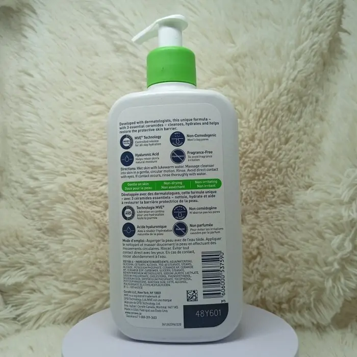 CeraVe Hydrating Facial Cleanser with Hyaluronic Acid and 3 Ceramides 355ml - Image 4