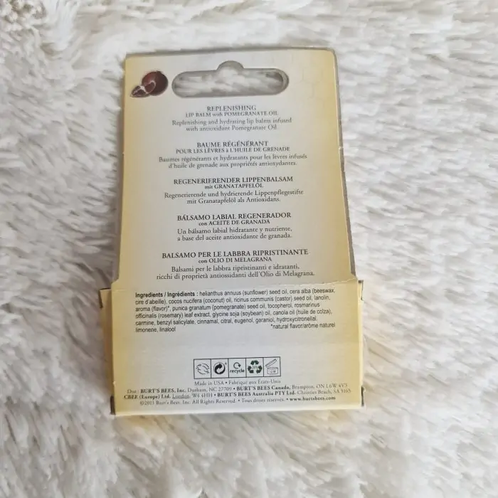 Burt's Bees Moisturizing Lip Balm - Pomegranate (2 Tubes) - Image 5