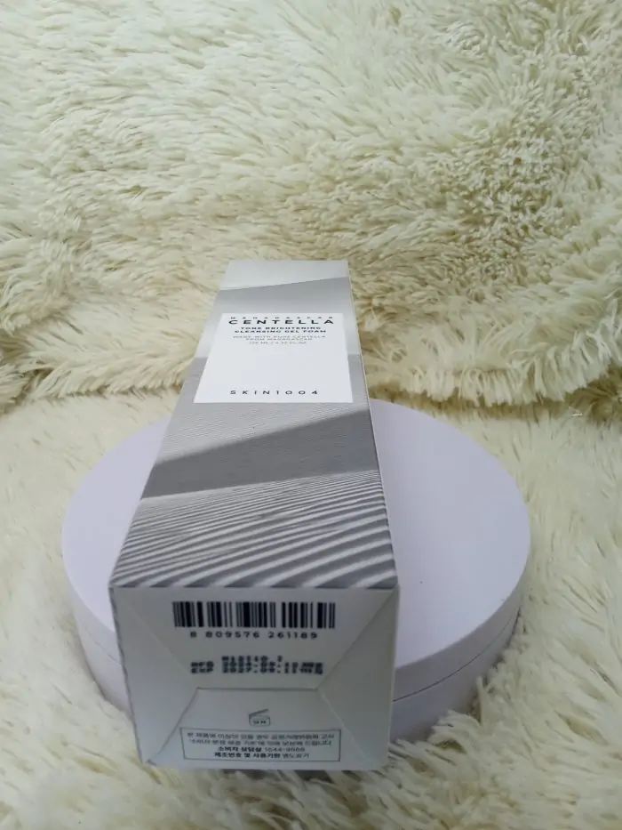 Skin 1004 Madagascar Centella Tone Brightening Cleansing Gel Foam 125 ml - Image 10