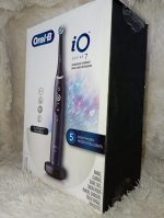 Oral-B iO Series 7G Electric Toothbrush with 1 Replacement Brush Head, Black Onyx - Image 11