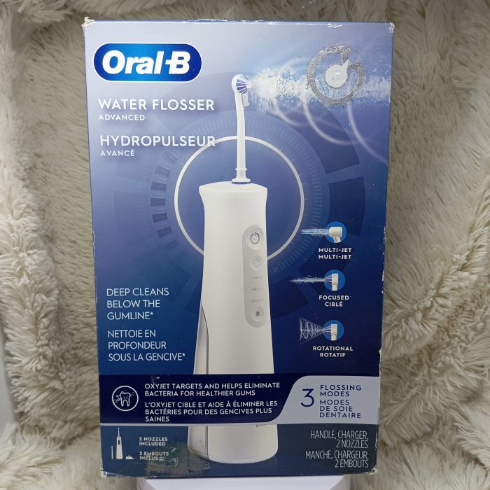 Oral-B Water Flosser Advanced, Portable Oral Irrigator Handle with 2 Nozzles, White - Image 11