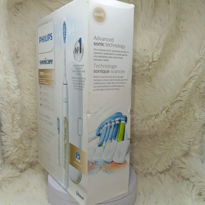 Philips Sonicare ExpertClean 7300 Rechargeable Electric Toothbrush - Image 10