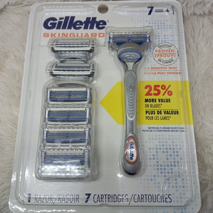 Gillette Skinguard Mens Razor, Includes 1 Handle, 7 Razor Blade Refills (packaging may vary) - Image 7
