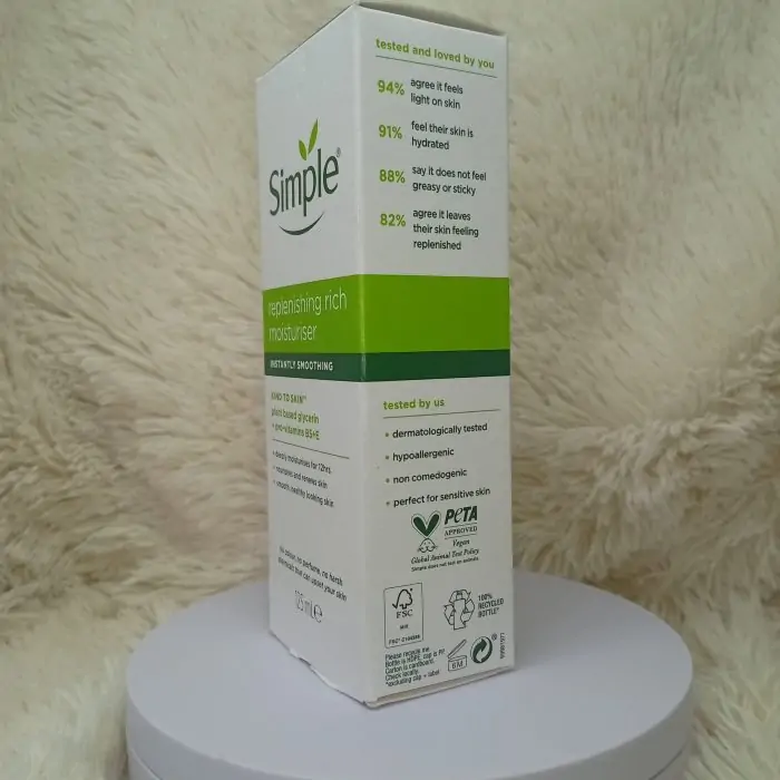 Simple Replenishing Rich Moisturiser 125ML - Image 7