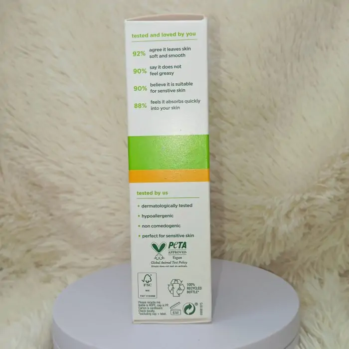 Simple Protecting Light Moisturiser 125ml - Image 7