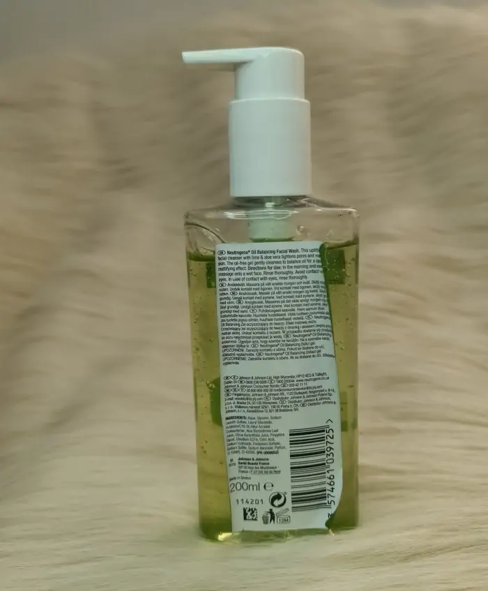 ( Discounted Product ) Neutrogena Oil Balancing Facial Wash With Lime And Aloe Vera 200ml ( Packaging May Vary ) - Image 5