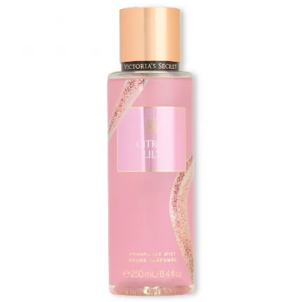 🌿 Fragrance Notes Top Notes: 🌿 Fresh Jasmine Heart Notes: 🍋 Glistening Citrus Base Notes: 🌸 Lush Lily Victoria’s Secret Citrus Lily Fragrance Mist 250ml